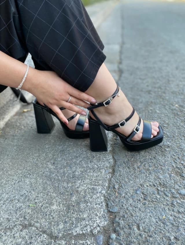 Sandalias y Tacones